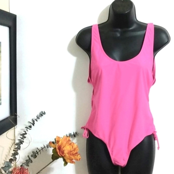 ISLAND LOVE RUCHED CUT-OUT SWIMSUIT NWT JR - Picture 9 of 10